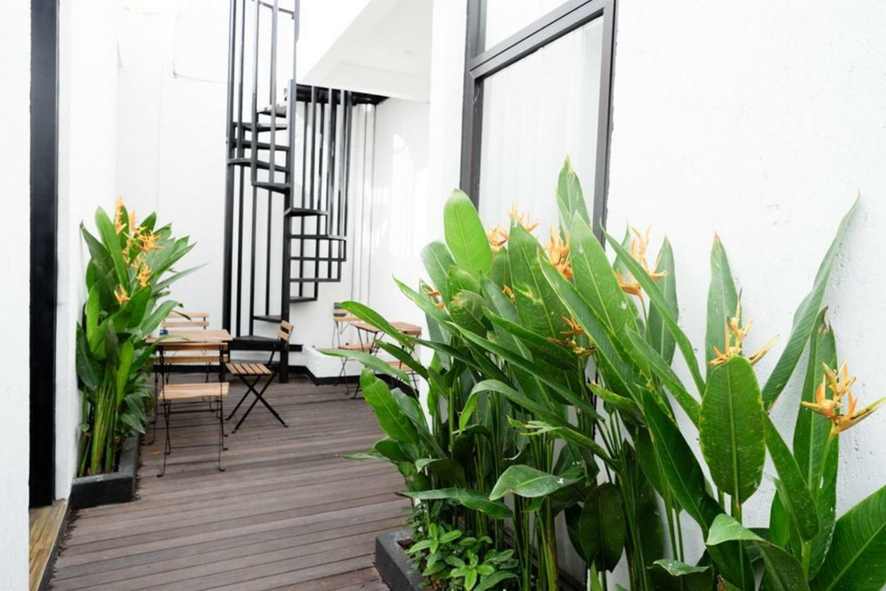 Reddoorz @ Jalan Raya Semat Canggu Hostel Bali Exterior photo